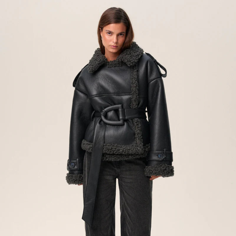 Lina Lederjacke