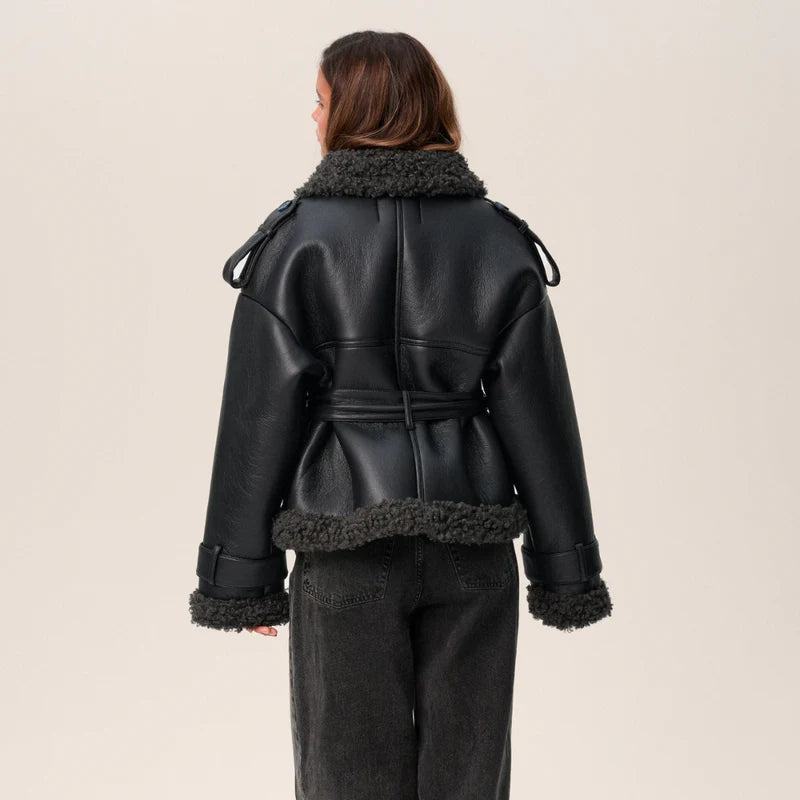 Lina Lederjacke