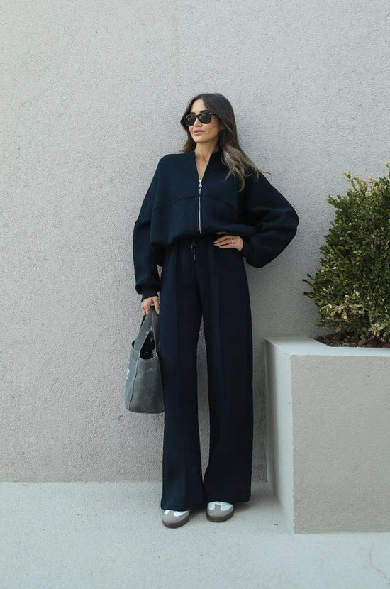 Straight fit essential