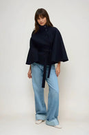 Arlette - Cape mit Gurt